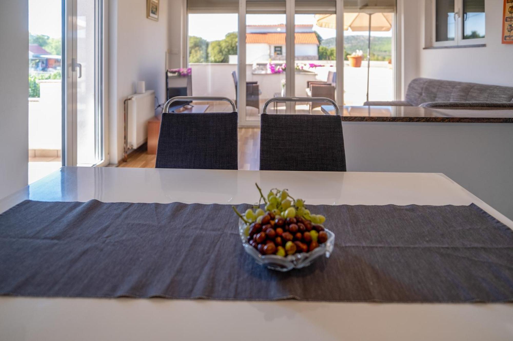 שיבניק Apartment Bura מראה חיצוני תמונה